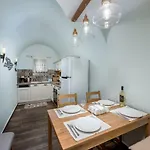 Bibliotheque Apartment