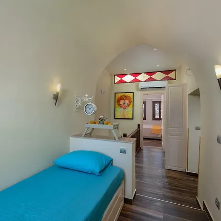 Apartment Bibliotheque