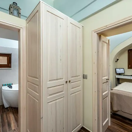 Bibliotheque Apartment