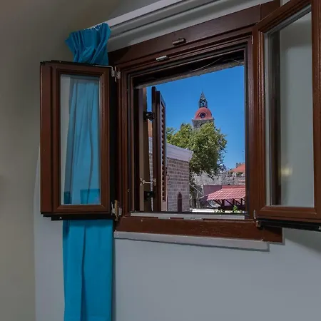 Bibliotheque Apartament